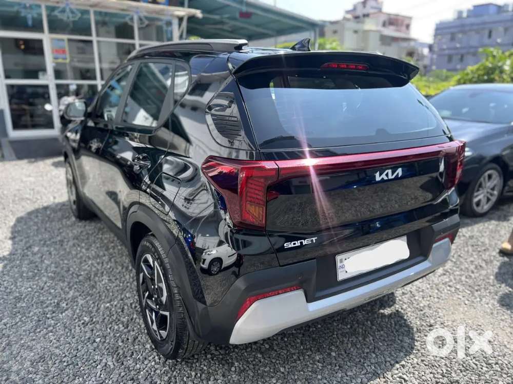 Kia Sonet Htk(o) -7000km Only -  With Sunroof