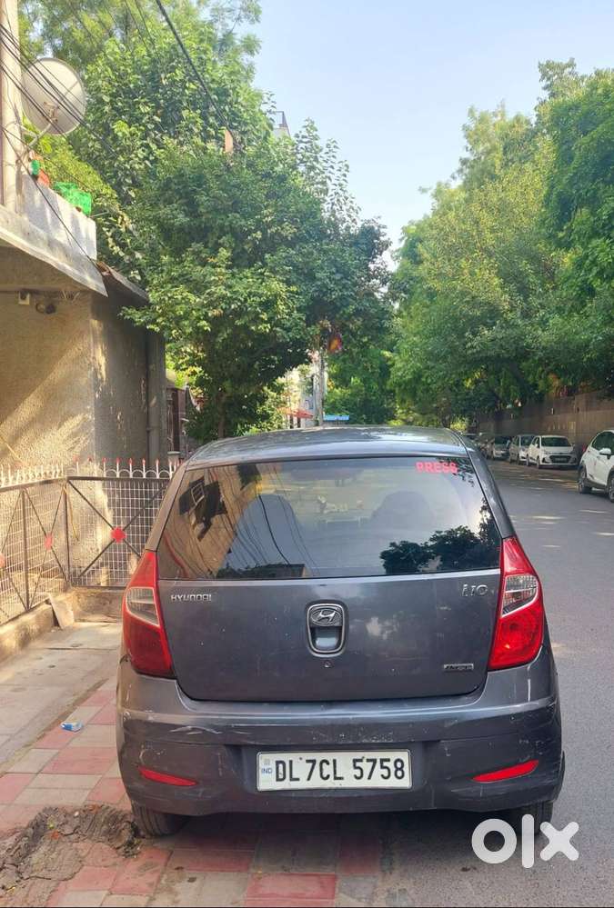 For Sale - Hyundai I-10 (petrol + Cng) Carbon Grey / 'lady Driven Car'