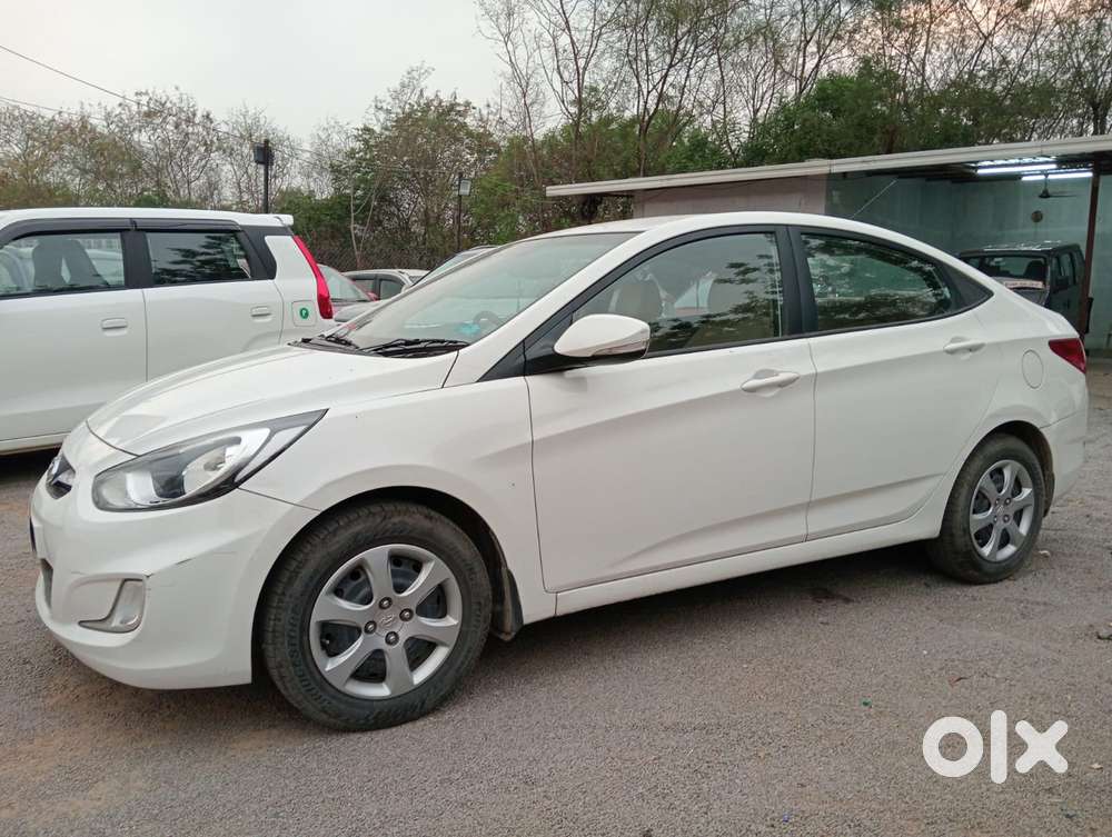 Hyundai Verna 1.6 Ex Vtvt, 2013, Petrol