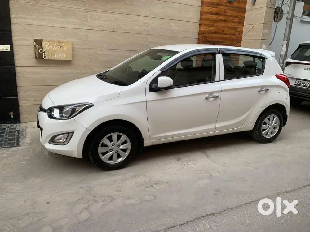 I20 Asta 31829 Kms Run Top Model Brand New Condition With New Tyres