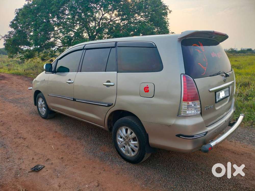 Toyota Innova (2009) Bucket Seats