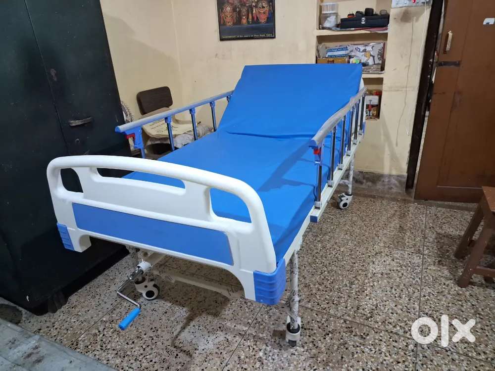 Heavy duty medical bed for hospital, clinic and home care