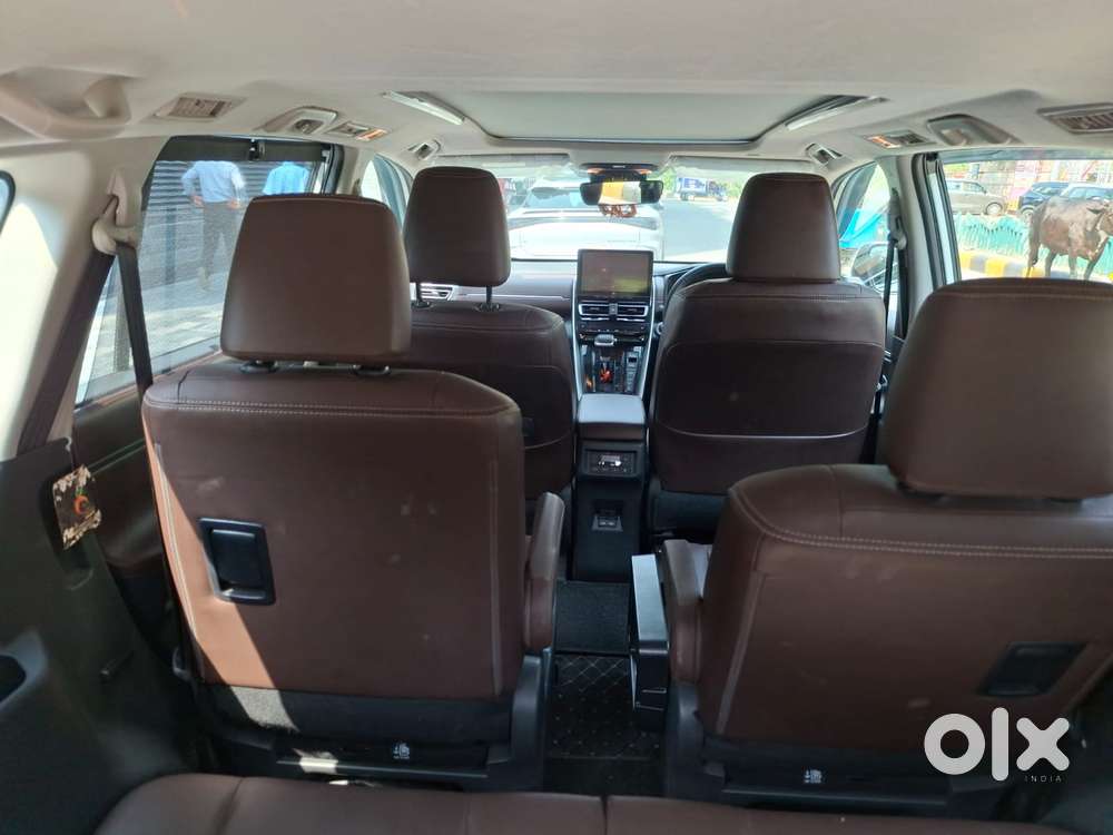 Toyota Innova Hycross 2.0 Zx (o) Hybrid 7 Str, 2025, Petrol