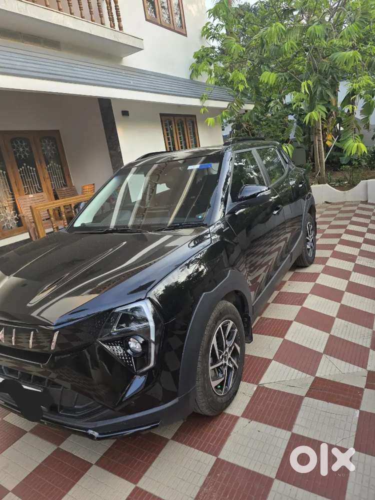 Mahindra Xuv 3x0 Ax5 At