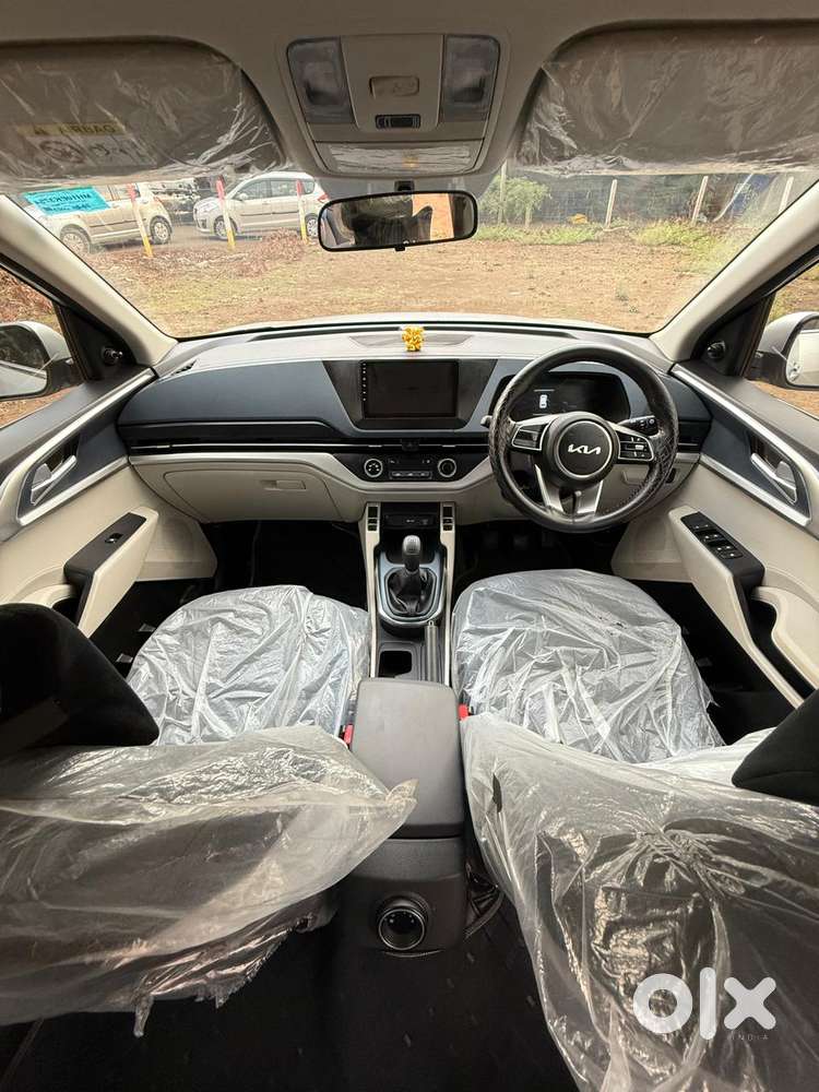 Kia Carens G 1.5 6mt Premium (o) 7-seater, 2025, Petrol