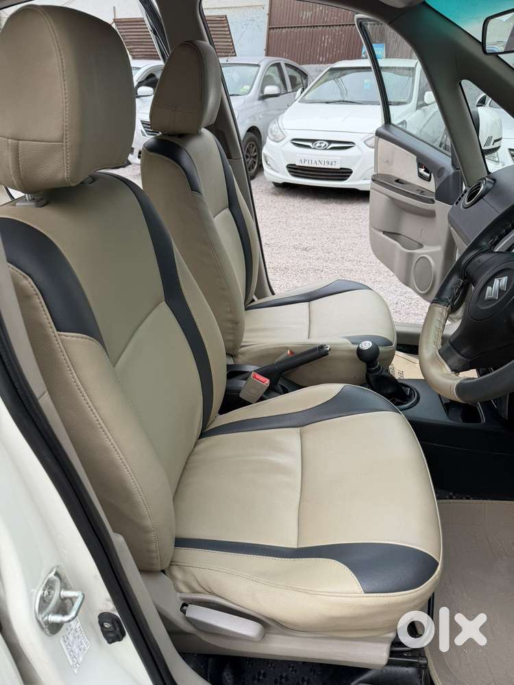 Maruti Suzuki Sx4 Vxi Bsiv, 2013, Petrol
