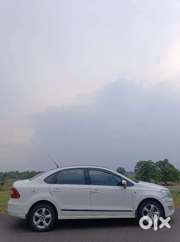 Skoda Rapid 1.6 Active 2013