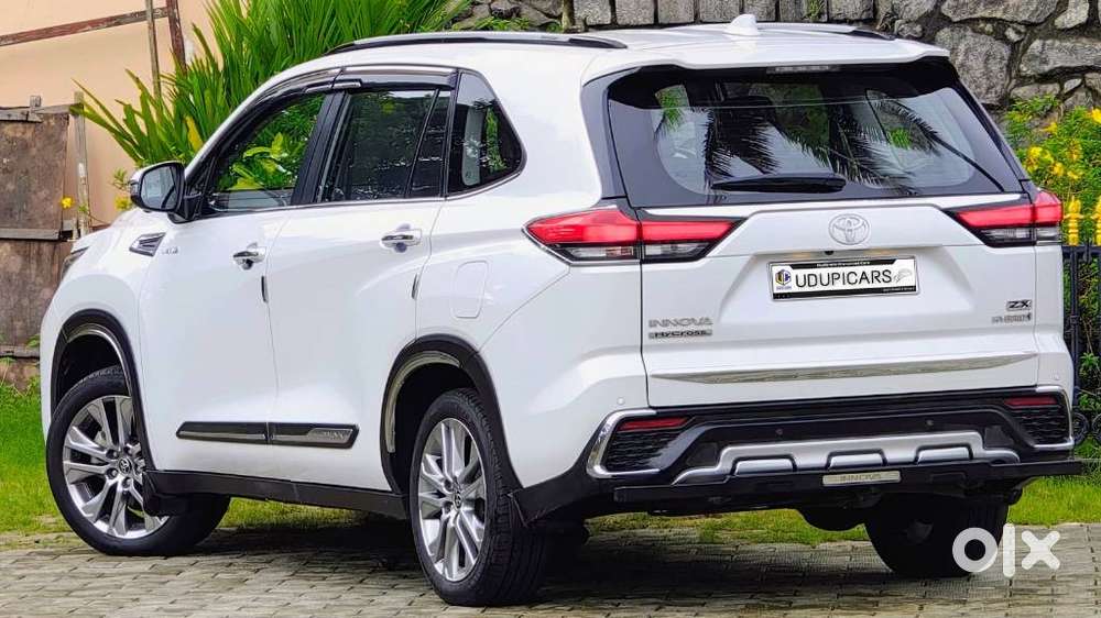 Toyota Innova Hycross 2.0 Zx (o) Hybrid 7 Str, 2024, Petrol