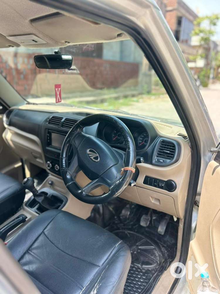 Mahindra Tuv 300 Plus 2016 Diesel Good Condition