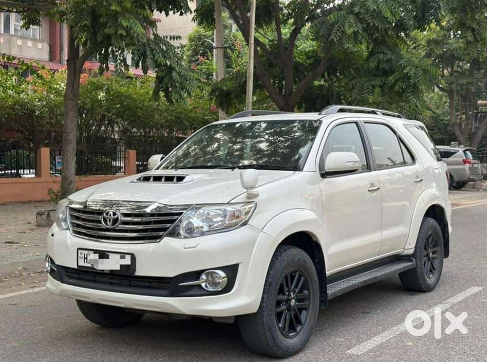 Toyota Fortuner Legender 2013 Diesel 120000 Km Driven