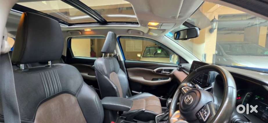 Toyota Urban Cruiser 1.5 Premium Grade Dual Tone At, 2022, Cng & Hyb..