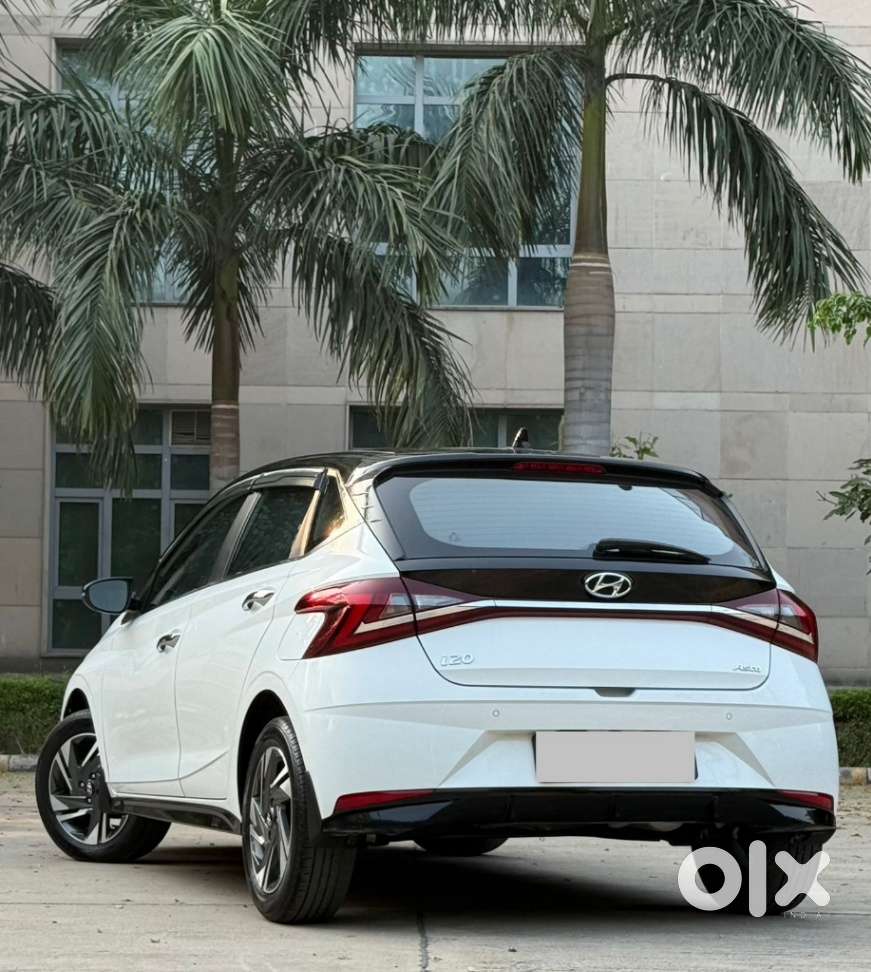 Hyundai I20 Asta (o) 1.2 Ivt Dual Tone, 2022, Petrol