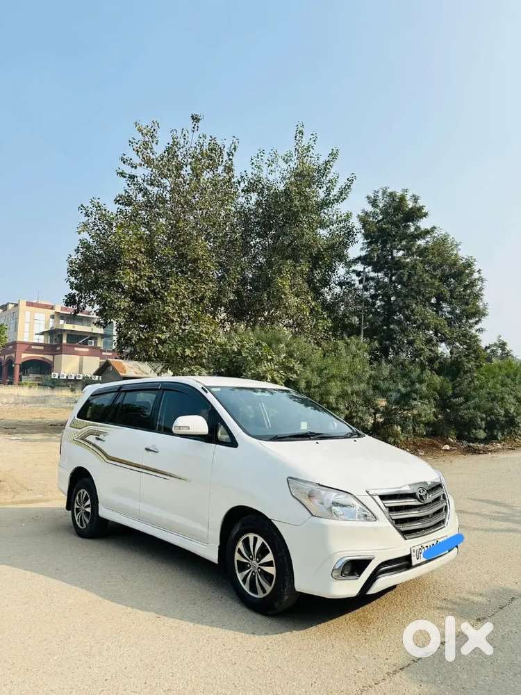 Toyota Innova 2015