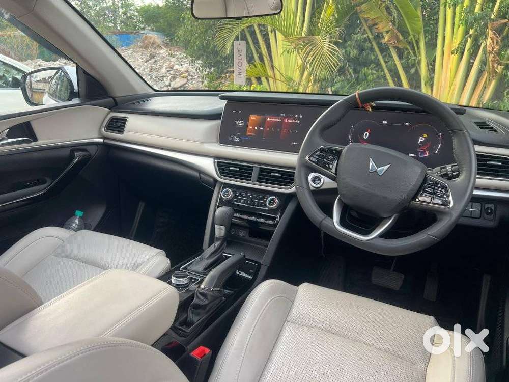 Mahindra Xuv700 2.2 Ax 7 Diesel At Str, 2025, Diesel