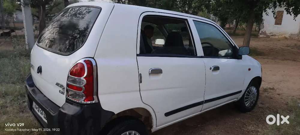 अल्टो गाड़ी है 11 मॉडल जिस भाई को लेना है वह संपर्क करे