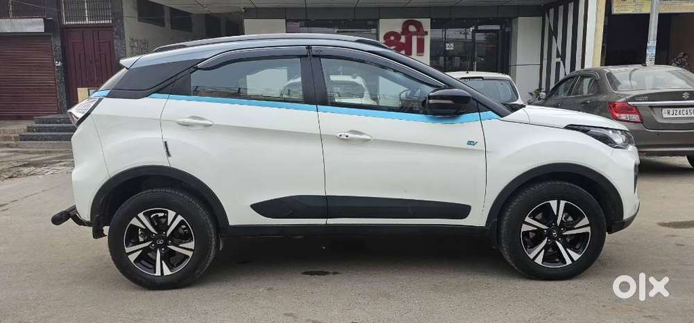 Tata Nexon Ev Max 3.3 Kw Xz Plus Lux Dark Edition, 2023, Electric