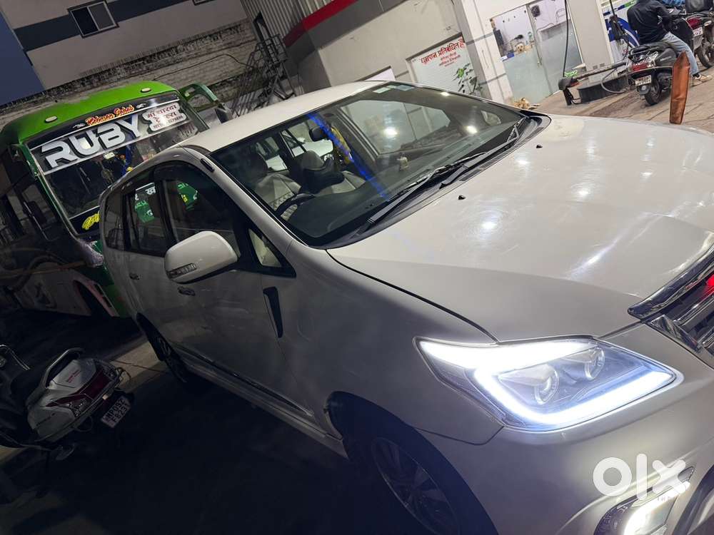 Toyota Innova 2015