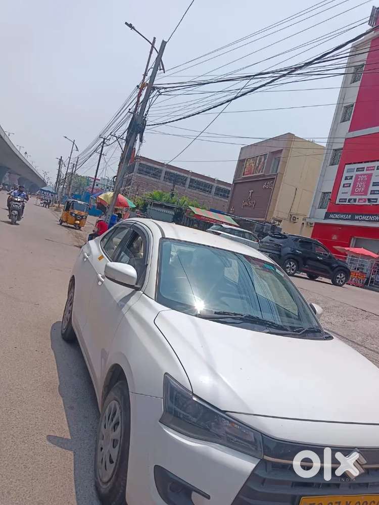 Maruti Suzuki Dzire 2025 Cng & Hybrids 21800 Km Driven