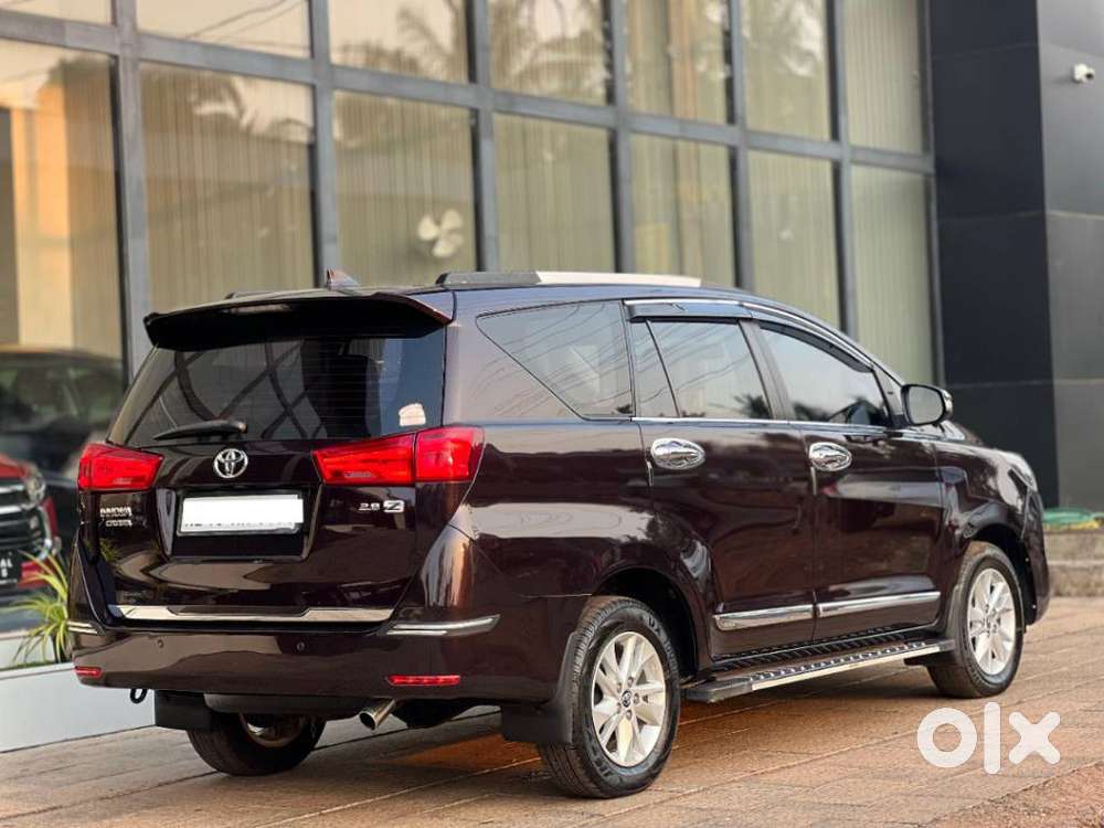 Toyota Innova Crysta 2.8 Gx At 8 Seater, 2017, Diesel