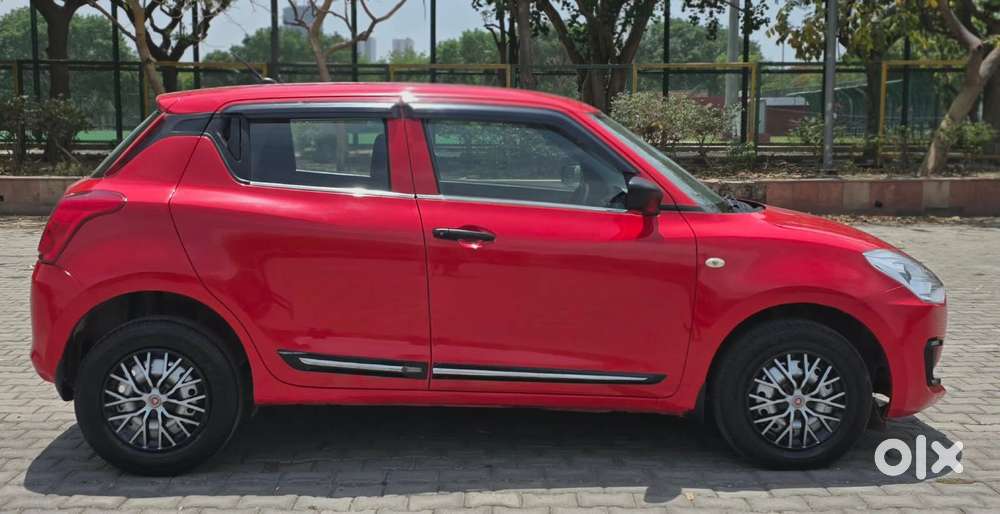 Maruti Suzuki Swift 1.2 Lxi (o), 2022, Petrol