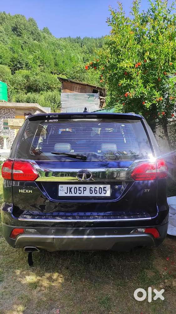 Luxury 7 Seater Suv, Featuristic,