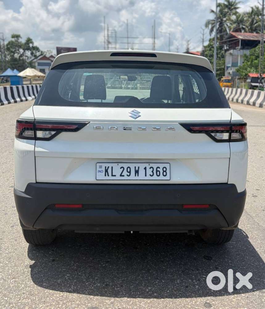 Maruti Suzuki Brezza 1.5 Lxi Smart Hybrid, 2024, Petrol