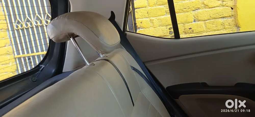 Hyundai I10 Sportz At 2011 Petrol Manual
