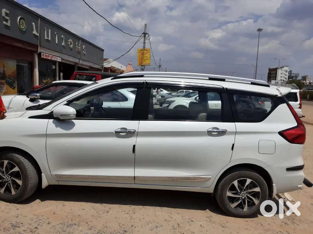 Toyota Rumion 2025 Petrol Well Maintained