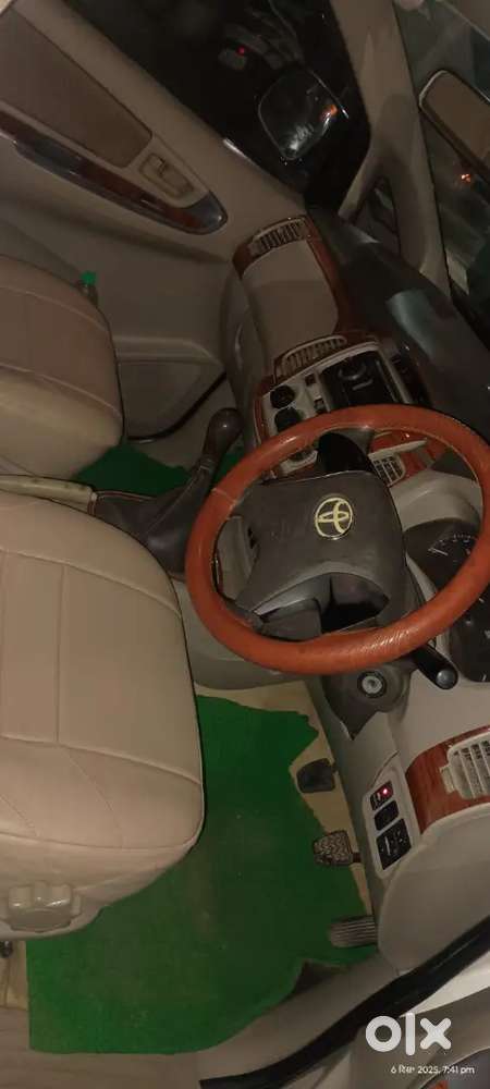 Toyota Innova 2012 Diesel 7 Str
