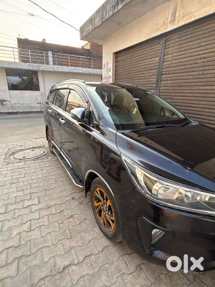 Toyota Innova Crysta 2.4 G Mt 7 Str, 2022, Diesel