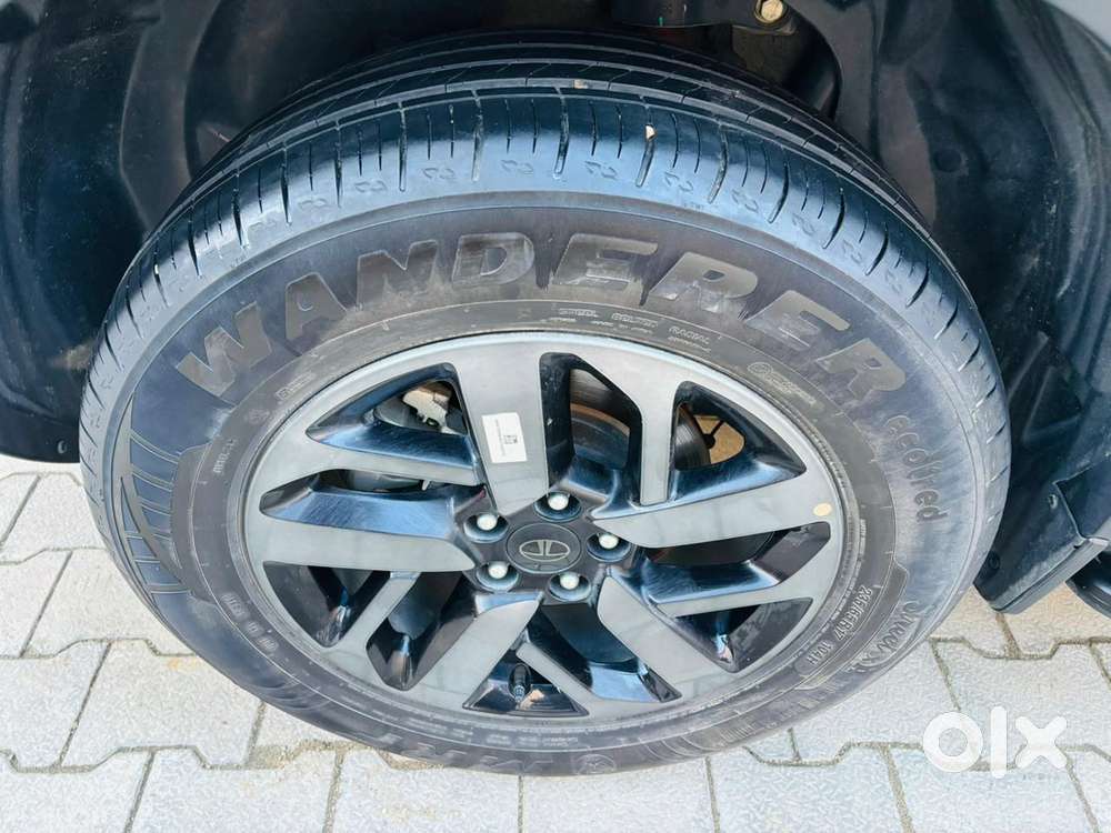 Tata Safari Pure Plus S Dark Edition, 2025, Diesel