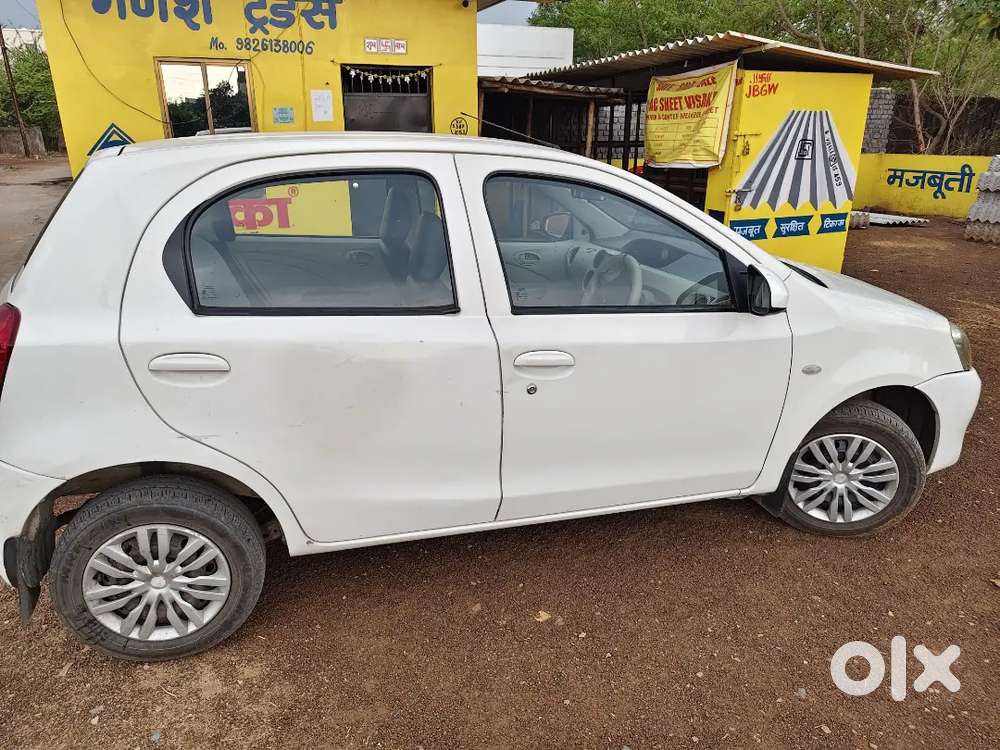 Toyota Etios Liva 2015 Petrol Well Maintained