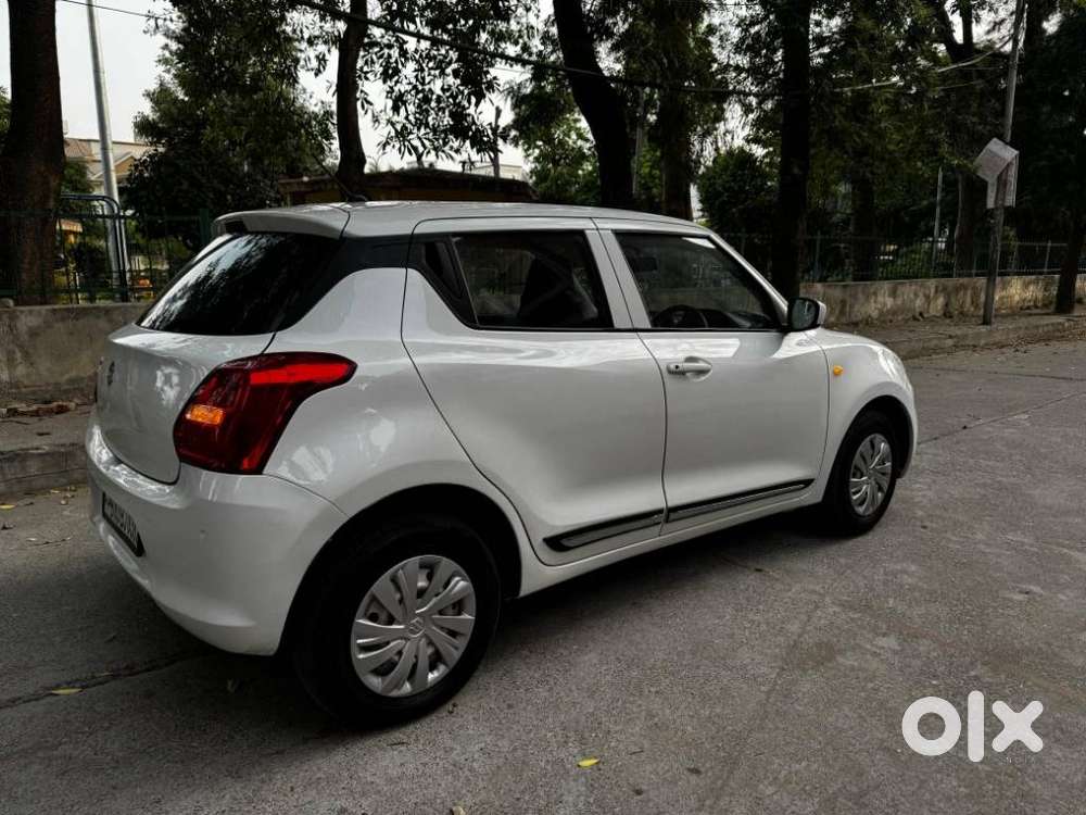 Maruti Suzuki Swift 1.2 Lxi (o), 2022, Petrol