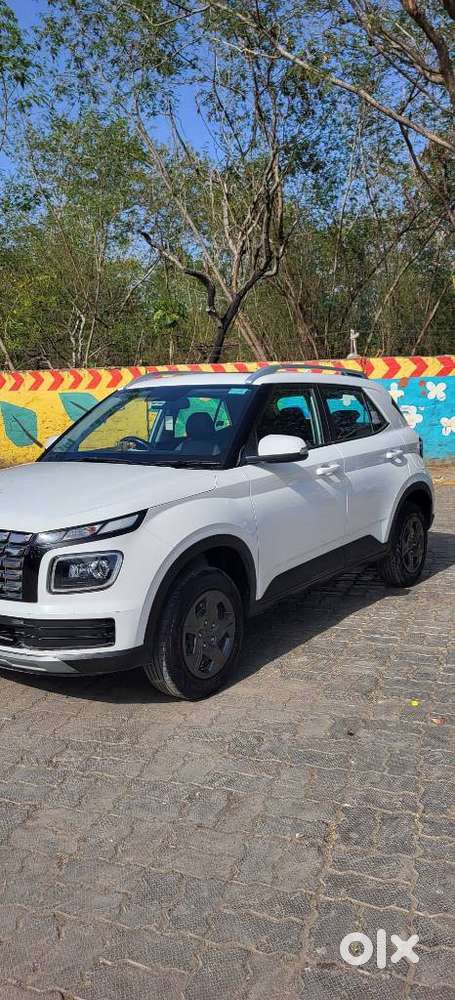 Hyundai Venue S (o) 1.2 Petrol Knight Edition, 2025, Petrol
