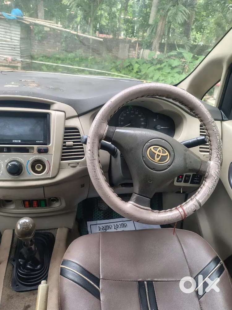 Toyota Innova 2014