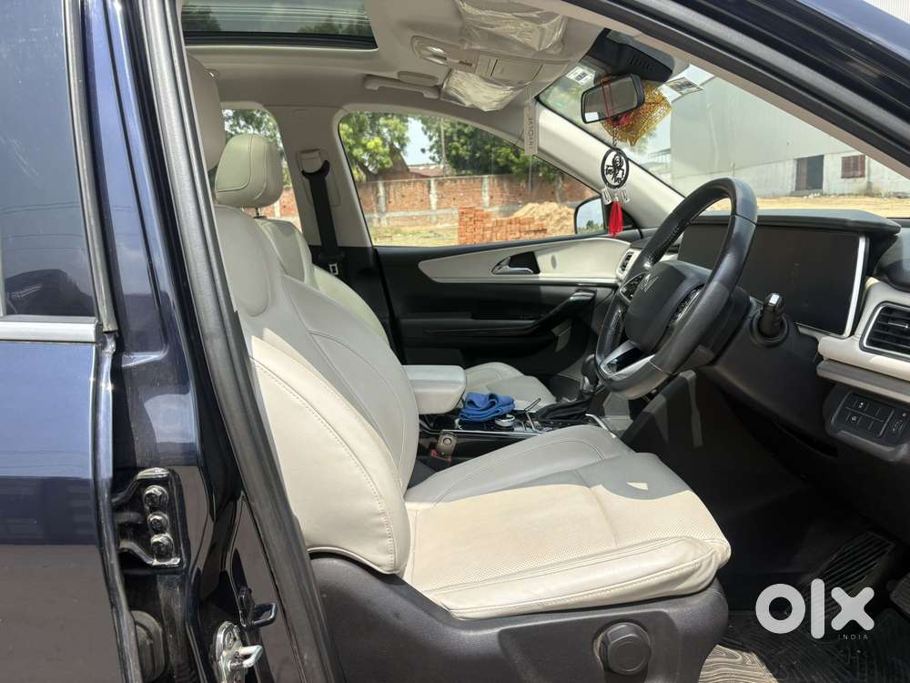 Mahindra Xuv700 2.2 Ax 7 Diesel At Str Awd, 2022, Diesel