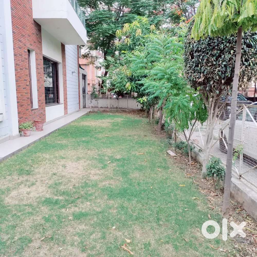3bhk 1st floor brand new facing park eco city 1 new chandigarh