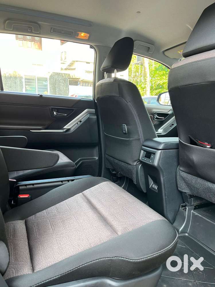 Toyota Innova Hycross 2.0 Vx Hybrid 7 Str, 2023, Petrol