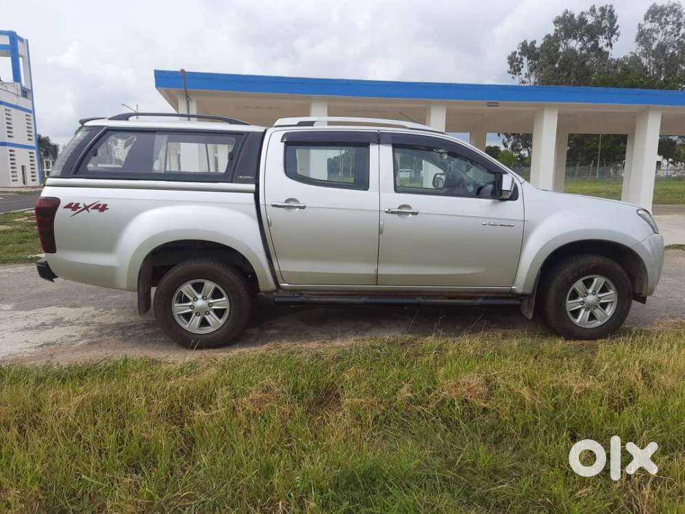 Isuzu D-max V-cross 4x4  Single Owner  Top Condition