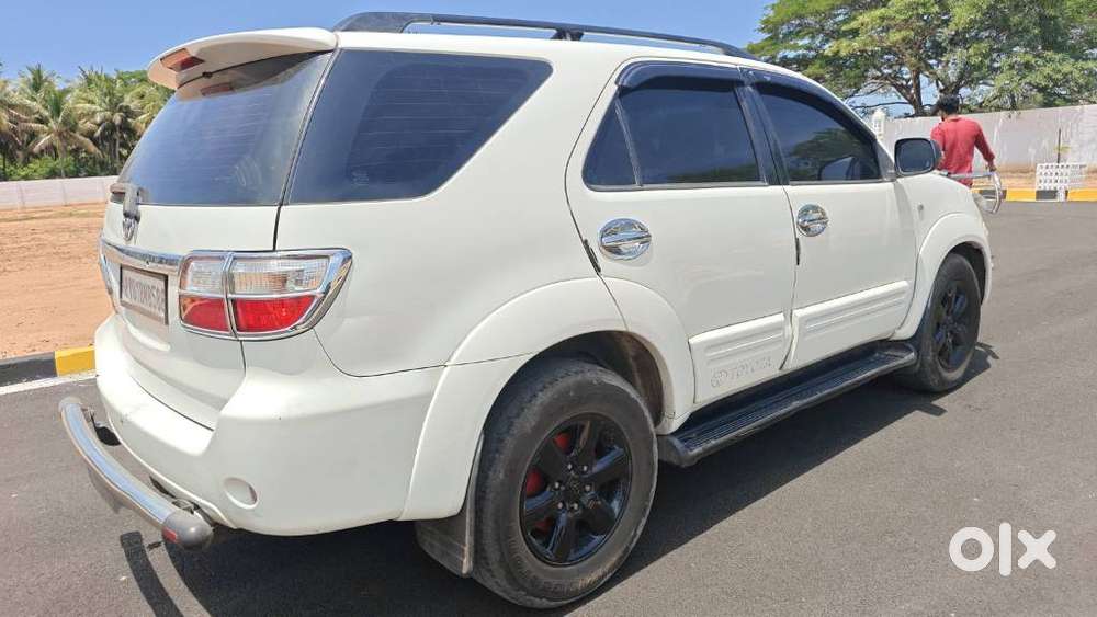 Toyota Fortuner 4x4 Mt, 2011, Diesel