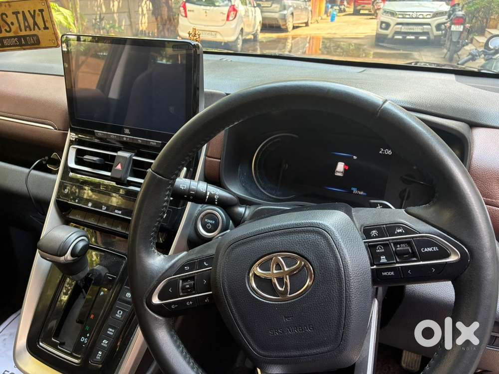 Toyota Innova Hycross 2023 Year