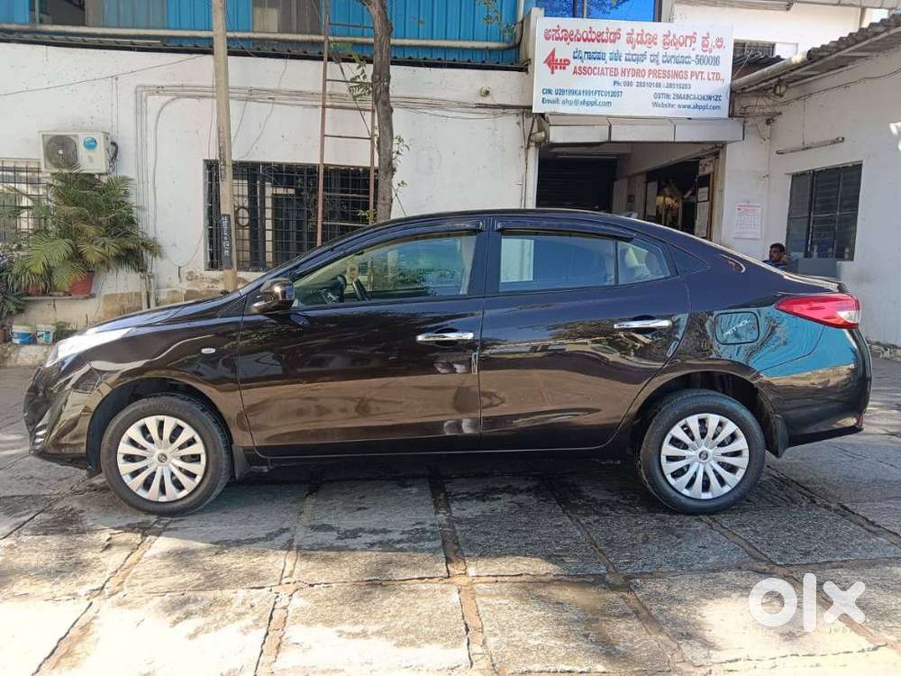 Toyota Yaris J Cvt, 2018, Petrol