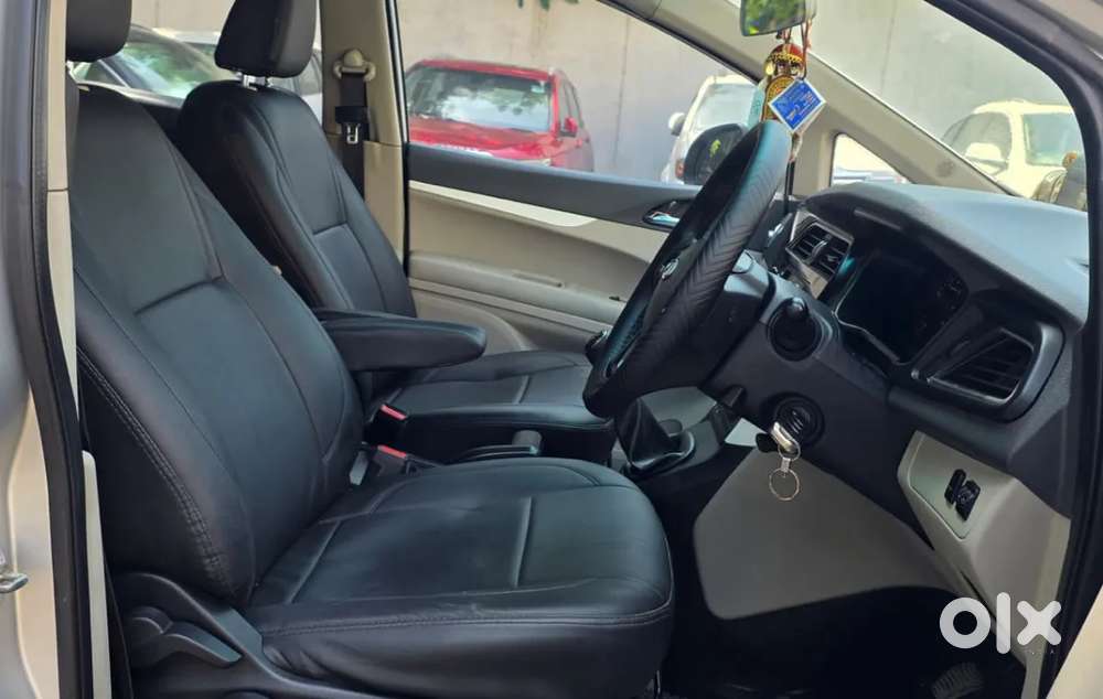 Mahindra Marazzo M6, 2018, Diesel