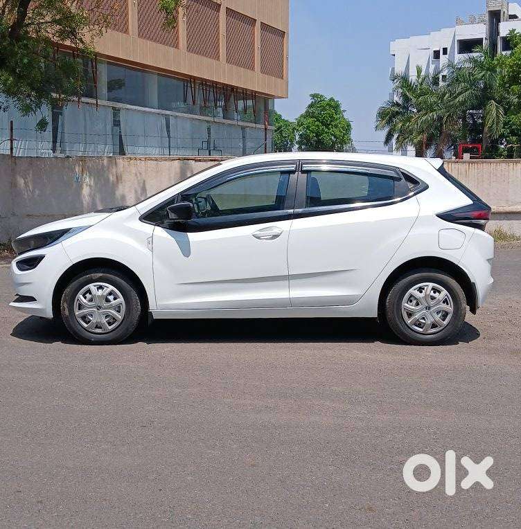 Tata Altroz, 2022, Petrol