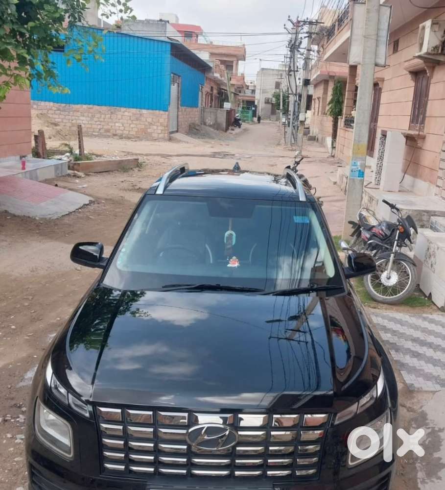 Hyundai Venue Petrol 2025