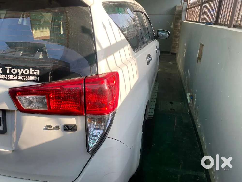 Toyota Innova Hycross 2016