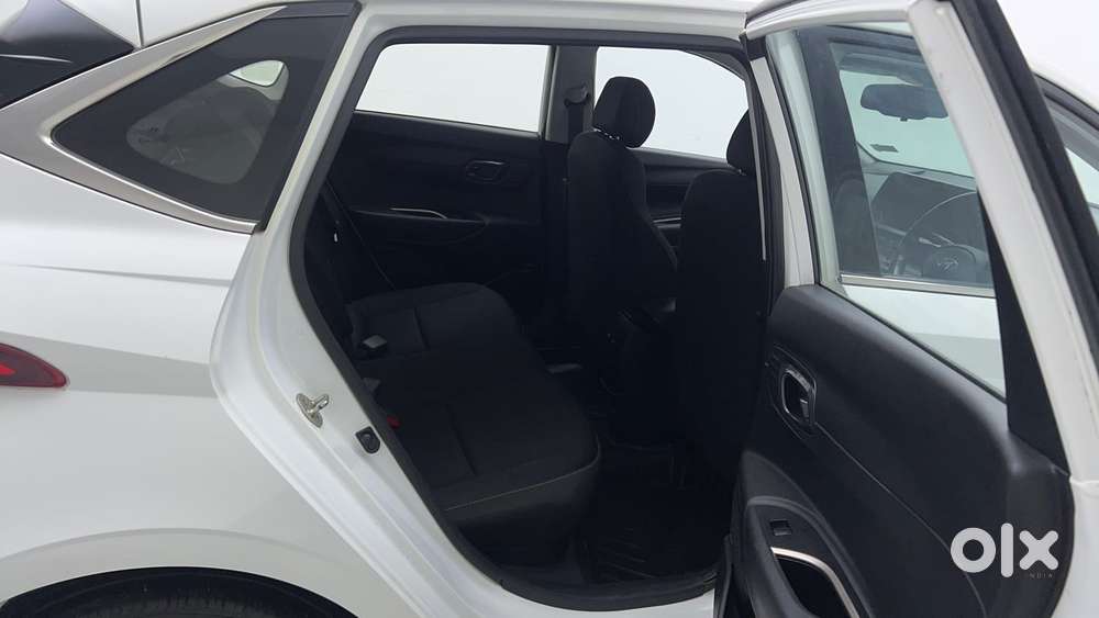 Hyundai I20 Asta (o) 1.2 Ivt, 2022, Petrol