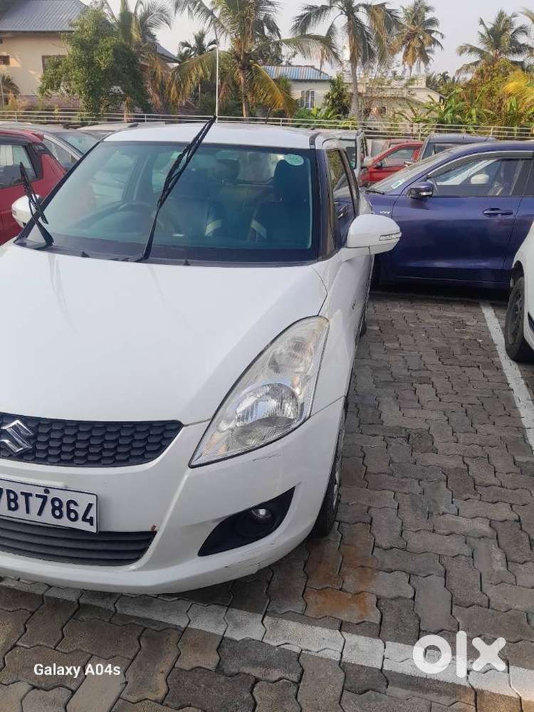 Maruti Suzuki Swift Vxi + Manual, 2012, Petrol