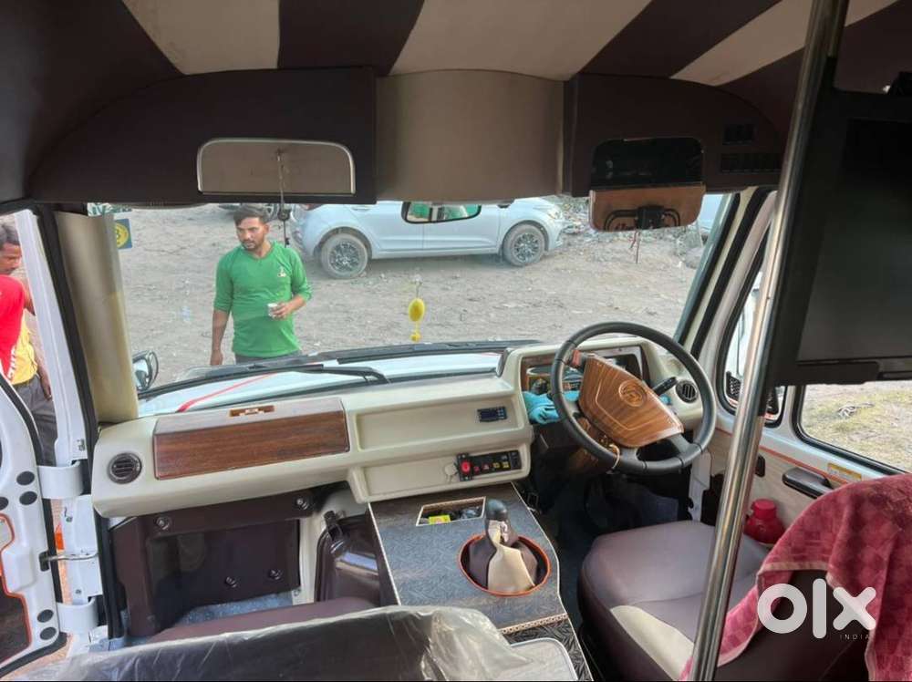Force Motors Tempo Traveller 2022
