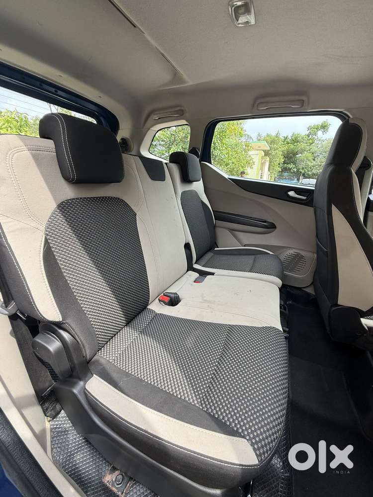 Renault Triber Rxz, 2022, Petrol